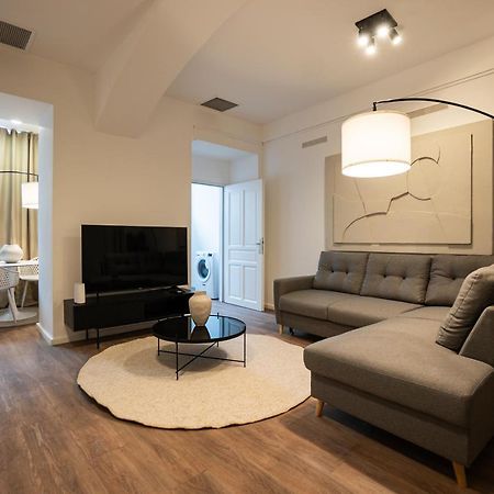 Stylish Apartment With Dedicated Working Space And Super King-Size Bed Located Between City Centre And Donau River Vienna Luaran gambar