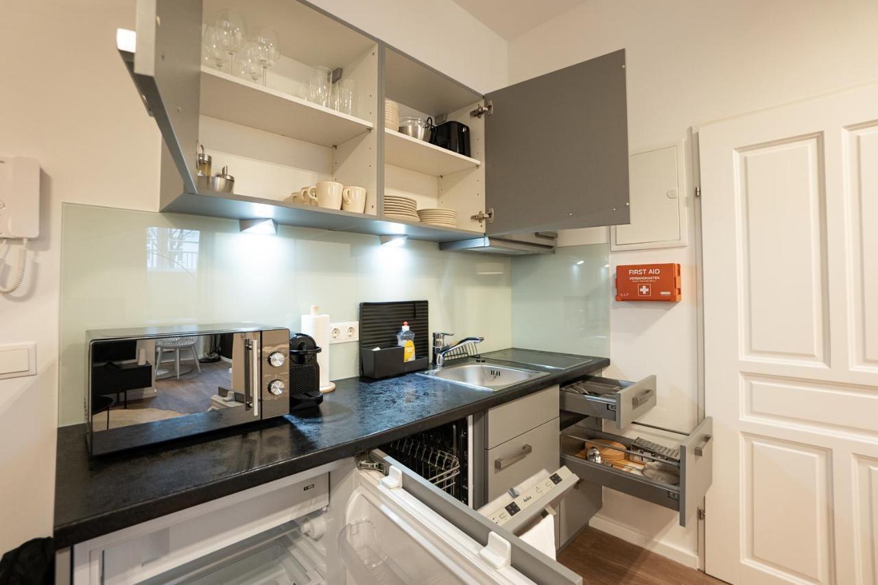 Stylish Apartment With Dedicated Working Space And Super King-Size Bed Located Between City Centre And Donau River Vienna Luaran gambar