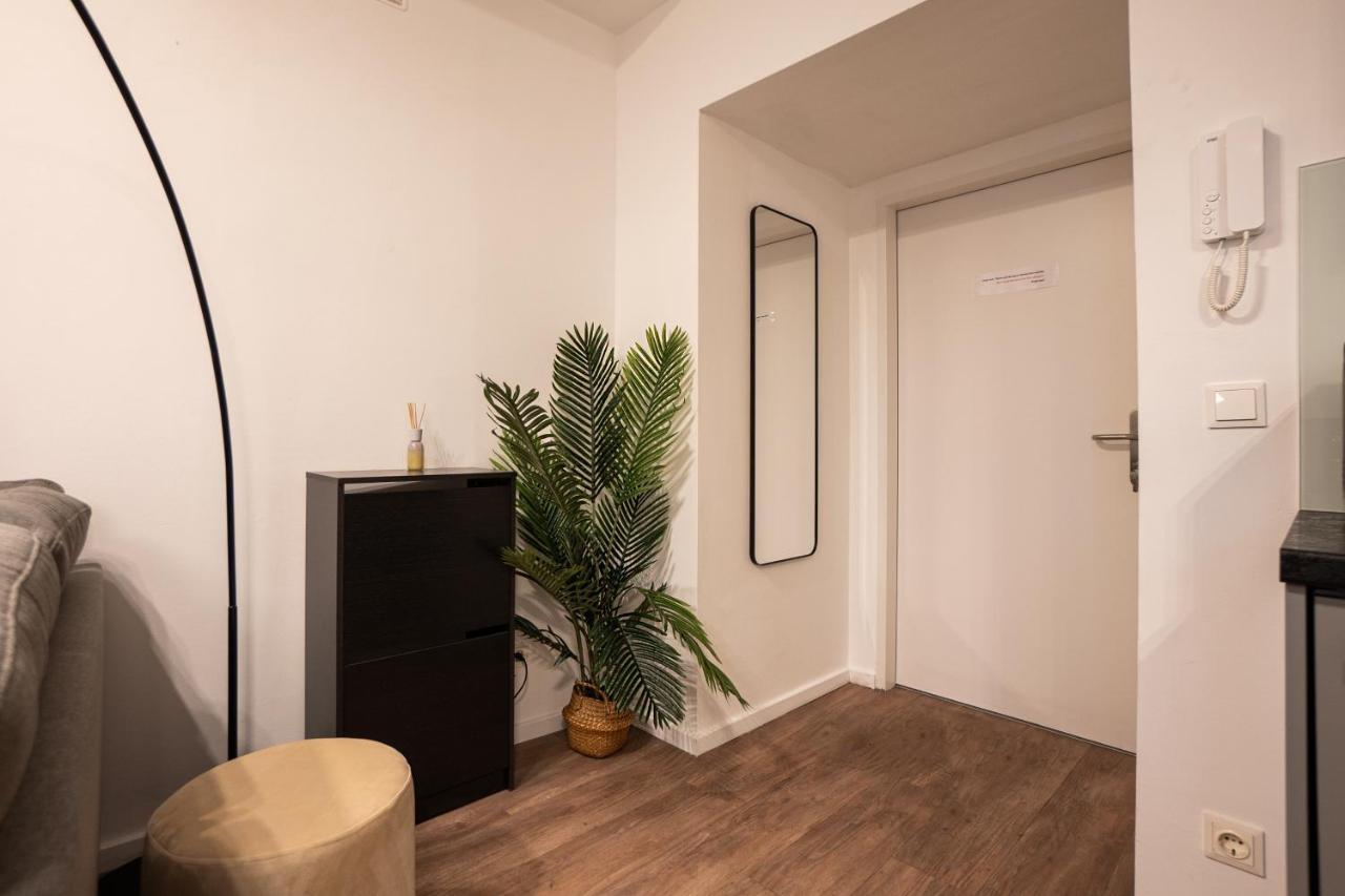 Stylish Apartment With Dedicated Working Space And Super King-Size Bed Located Between City Centre And Donau River Vienna Luaran gambar