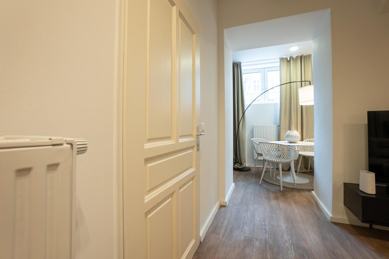 Stylish Apartment With Dedicated Working Space And Super King-Size Bed Located Between City Centre And Donau River Vienna Luaran gambar