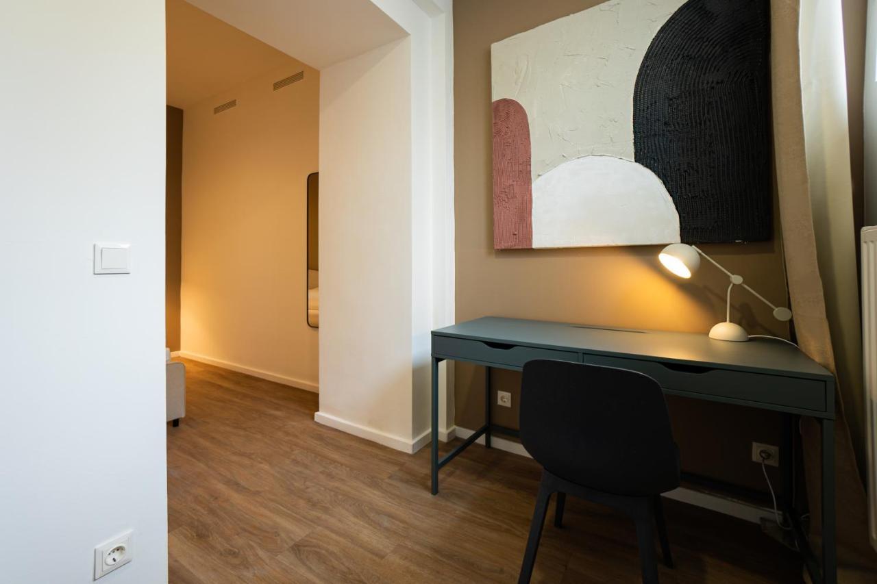 Stylish Apartment With Dedicated Working Space And Super King-Size Bed Located Between City Centre And Donau River Vienna Luaran gambar