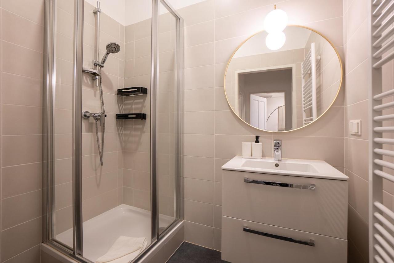 Stylish Apartment With Dedicated Working Space And Super King-Size Bed Located Between City Centre And Donau River Vienna Luaran gambar