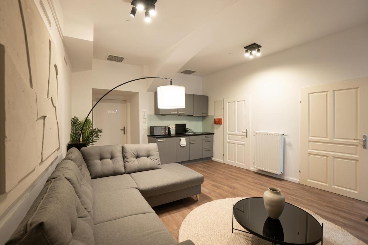 Stylish Apartment With Dedicated Working Space And Super King-Size Bed Located Between City Centre And Donau River Vienna Luaran gambar