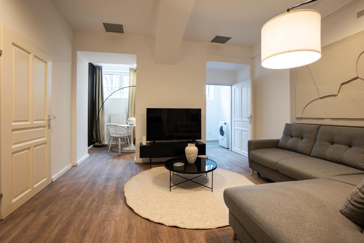 Stylish Apartment With Dedicated Working Space And Super King-Size Bed Located Between City Centre And Donau River Vienna Luaran gambar
